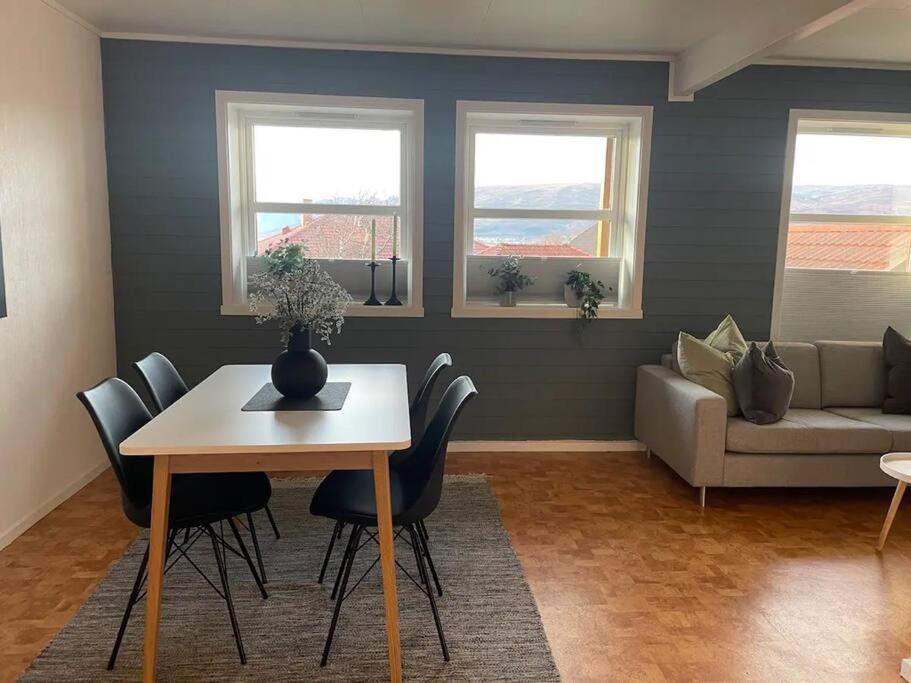 Leilighet I Rolig Gate Med Utsikt Og Gratis Parkering Apartment Tromso Exterior photo