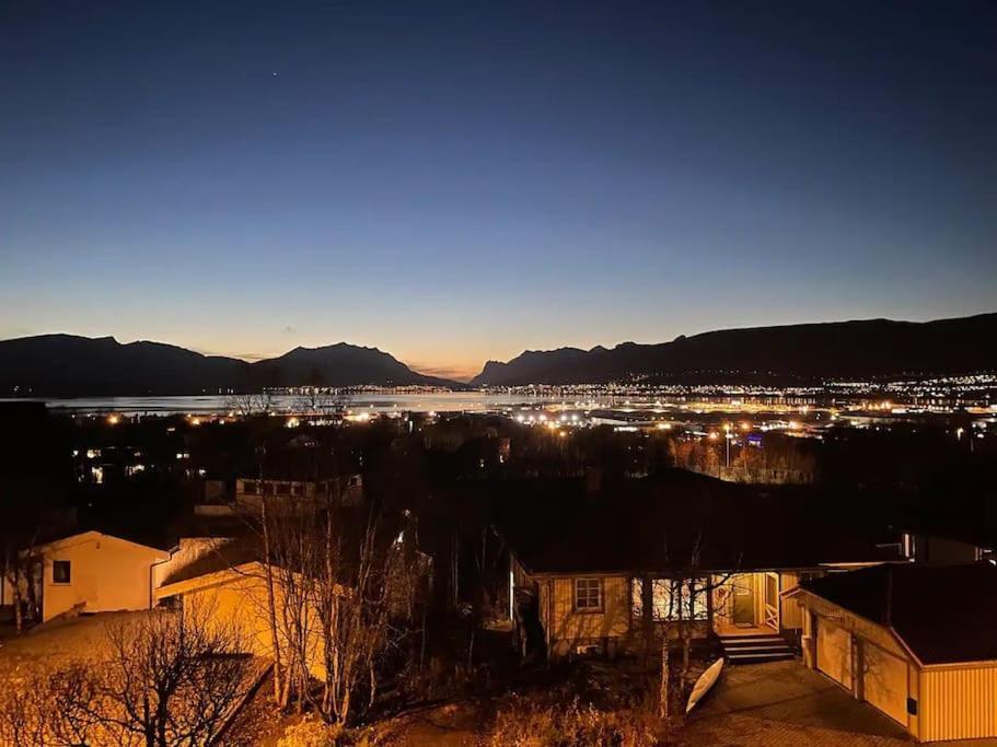 Leilighet I Rolig Gate Med Utsikt Og Gratis Parkering Apartment Tromso Exterior photo